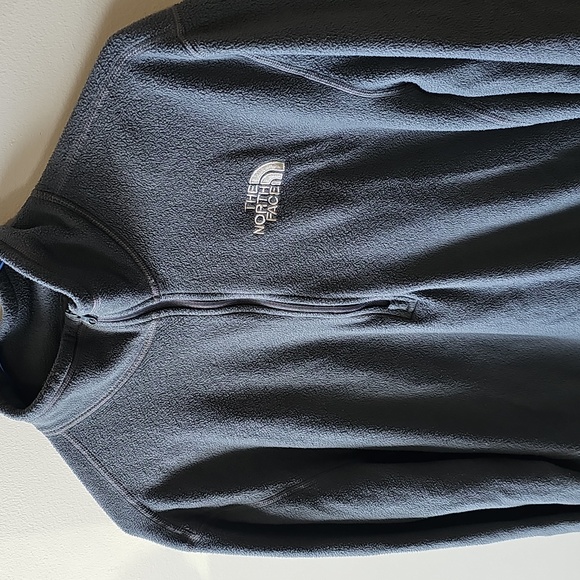 The North Face Men’s Small Half-Zip Fleece Pullover in Charcoal - Picture 2 of 7